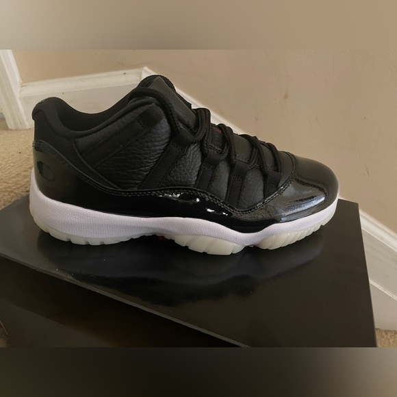 Jordan 11 Low 72-10 - Picture 1 of 2